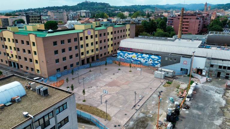 Lavori davanti alla stazione di Cesena in ritardo di 4 mesi FOTOGALLERY