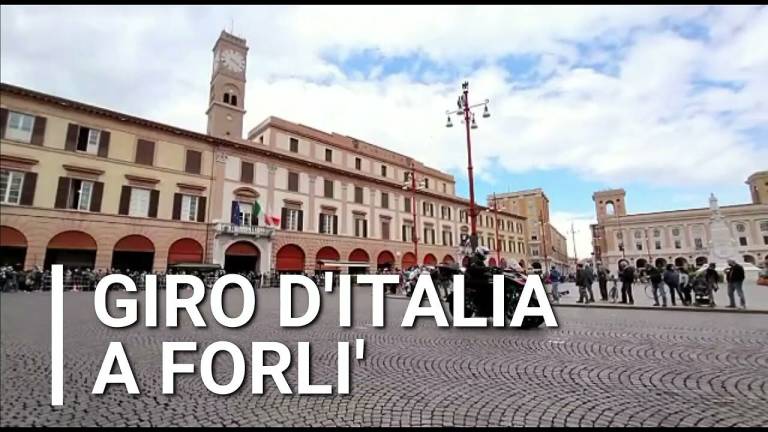 Il passaggio del Giro d'Italia a Forlì - VIDEO
