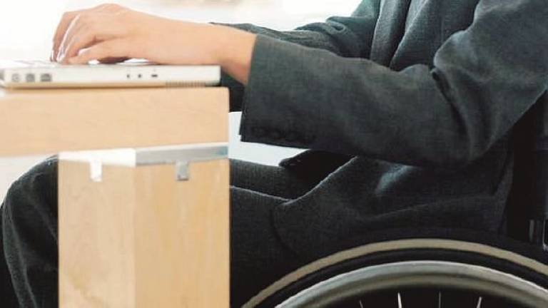 Scippa una disabile in carrozzina: in manette ex promessa del calcio