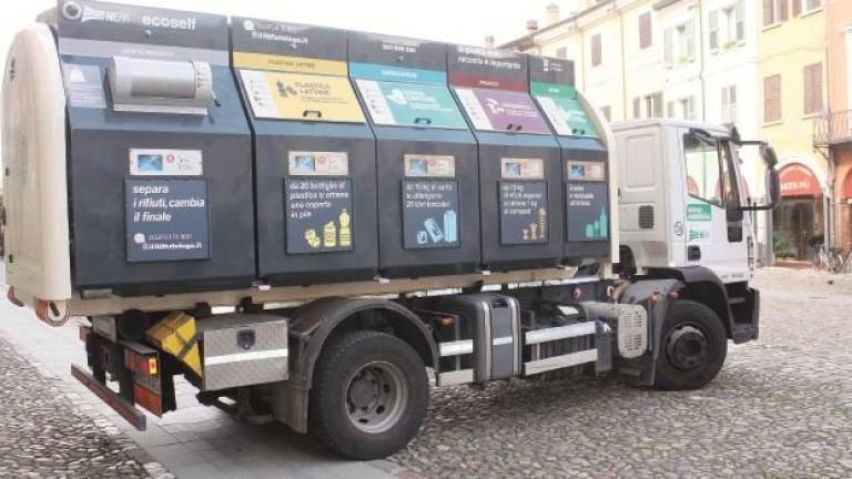 Raccolta dei rifiuti in centro a Cesena, sistema ibrido fino al 4 marzo