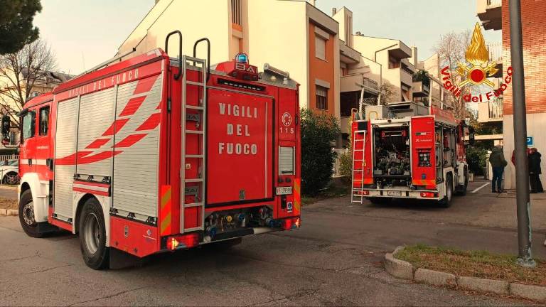 Forlì. Fiamme al piano terra in un condominio di via Roma