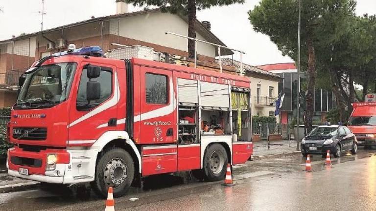 Rimini nord. Vigili del fuoco: gravi difficoltà ad operare