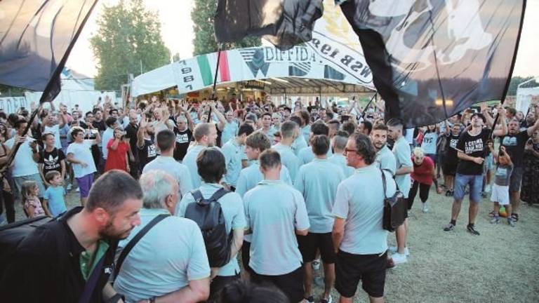 De Feudis e Biondini travolti dall'affetto dei tifosi del Cesena