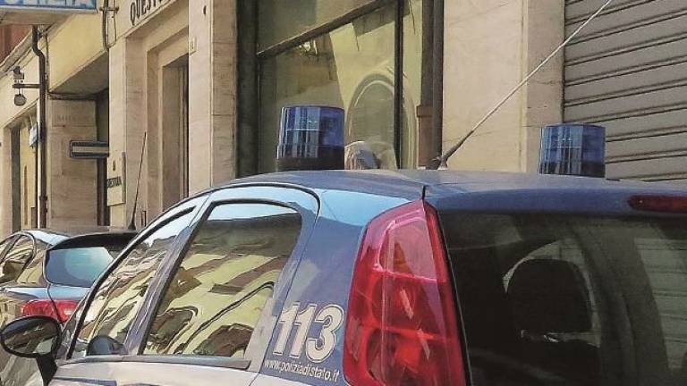 Forlì, ai domiciliari dalla sorella esce dopo lite, arrestata per evasione