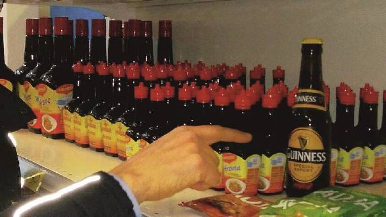 Il minimarket ci ricasca: alcol fuori orario, multa da oltre settemila euro