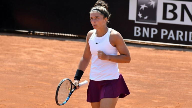 Tennis, Sara Errani nei quarti in doppio agli Internazionali
