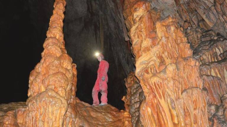 Speleologi faentini in Albania scoprono un sito archeologico in una grotta