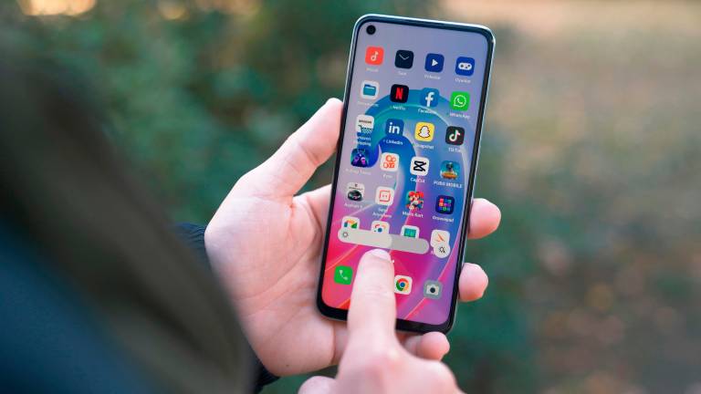 Rimini, avvisa la Polizia con l’app YouPol e fa arrestare due spacciatori