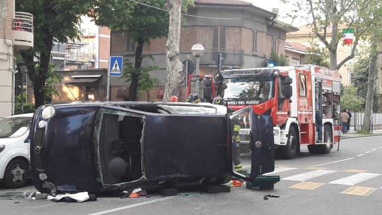 Rimini, incidente in via Tripoli: un uomo in gravi condizioni - Gallery