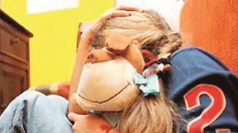 Bambina molestata dall’autista a Rimini, 7 anni, ma lui è “sparito”
