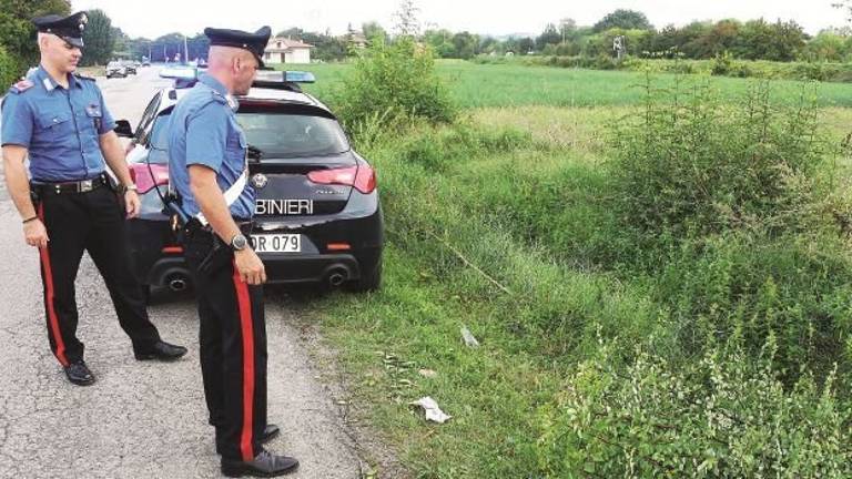 Morto di stenti o per asfissia a Rimini. La “firma” degli scafisti sul cadavere