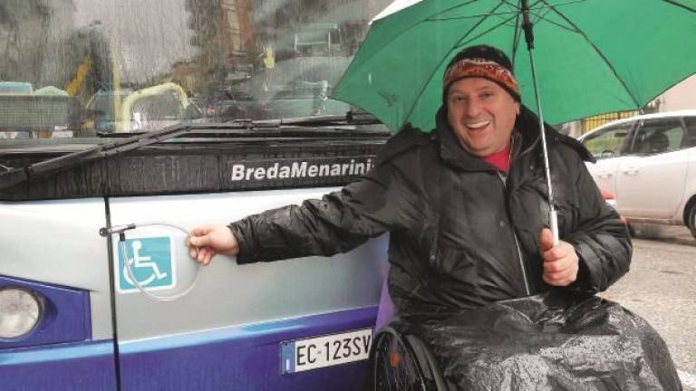 Ferisce con l’ombrello l’autista: arrestato il noto “Beppe Rotelle”