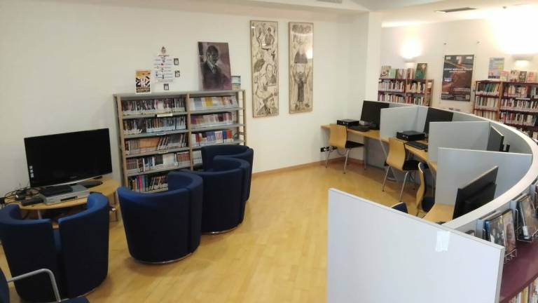 Misano, biblioteca: sala multimediale e nuovi hardware