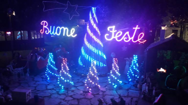 Faenza, allestimenti natalizi con giochi di luce e musica