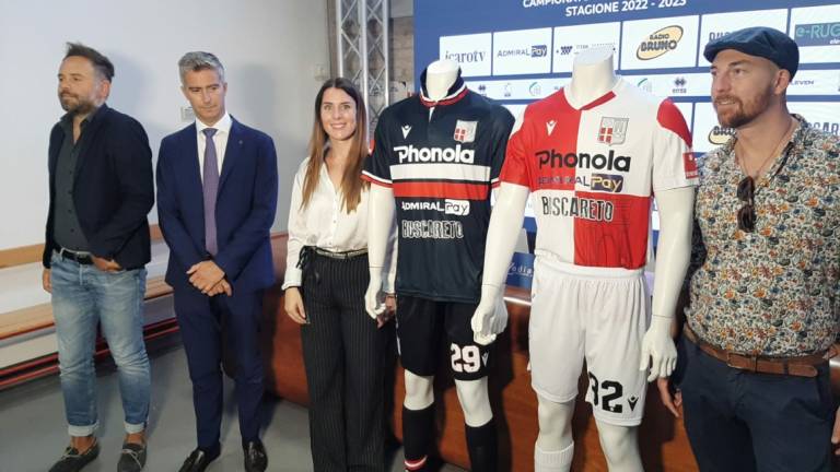 Calcio C, il Rimini presenta la nuova maglia: uno sponsor è targato Gabellini