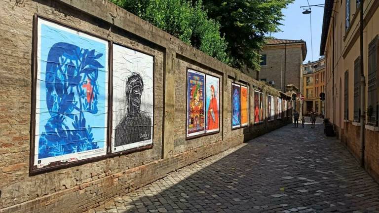 Ravenna, via Zirardini diventa una galleria a cielo aperto