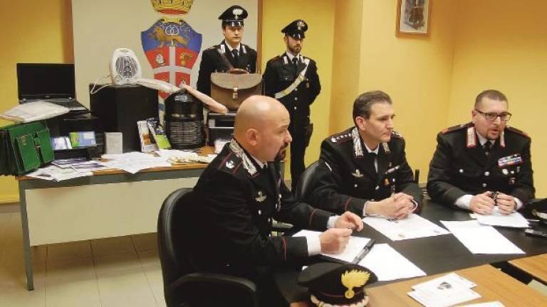 Si spaccia per venditore e raggira 70enne. Ma ad attenderlo trova i carabinieri