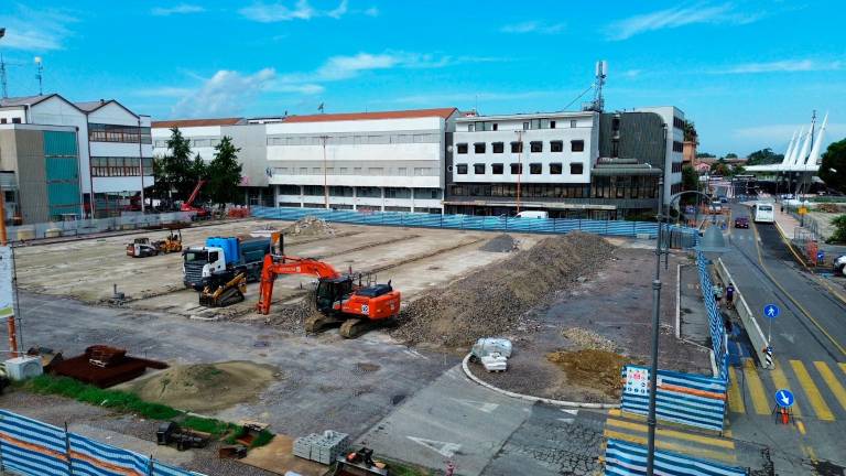 Lavori davanti alla stazione di Cesena in ritardo di 4 mesi FOTOGALLERY
