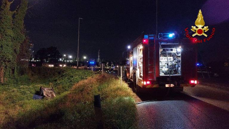 Gatteo, incidente: donna di 36 anni si ribalta con l'auto nel fosso