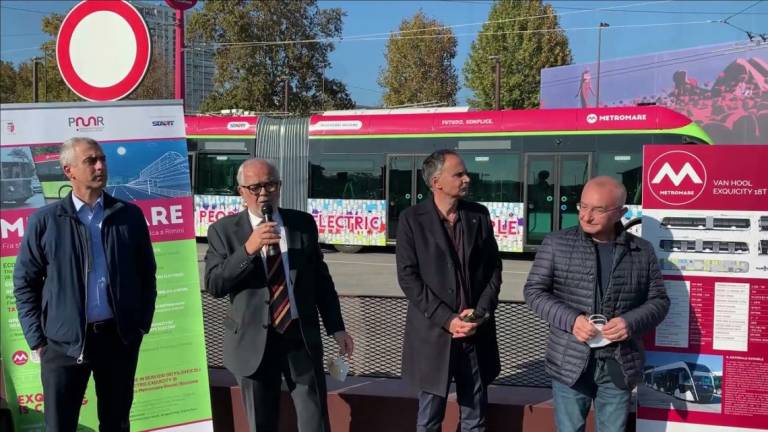 Rimini: Metromare, la prima corsa degli autobus elettrici