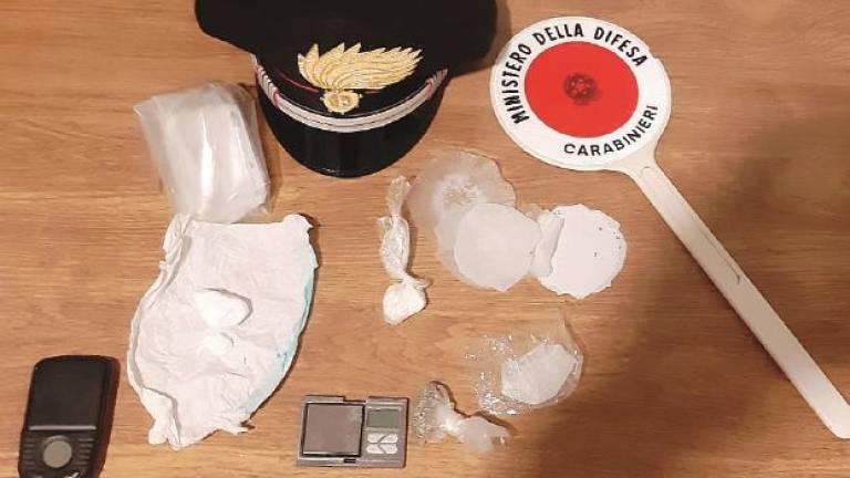 Cesena: prova a ingoiare cocaina per farla franca, arrestato