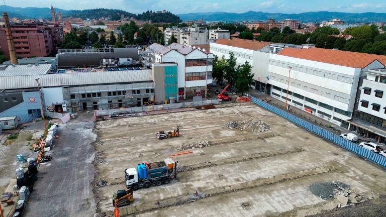 Lavori davanti alla stazione di Cesena in ritardo di 4 mesi FOTOGALLERY
