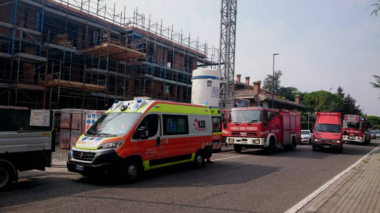 Ravenna, operaio cade dal ponteggio del cantiere