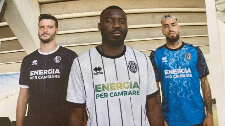 Calcio C, Cesena: le nuove maglie presentate ad Acquapartita
