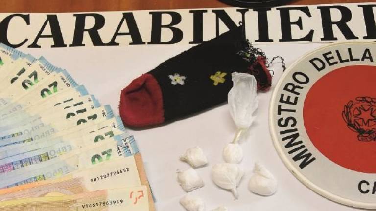 Dosi di cocaina nascoste negli slip: un arresto a Forlì