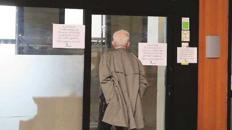 Bar dell’ospedale di Imola chiuso per due mesi: i pazienti si lamentano