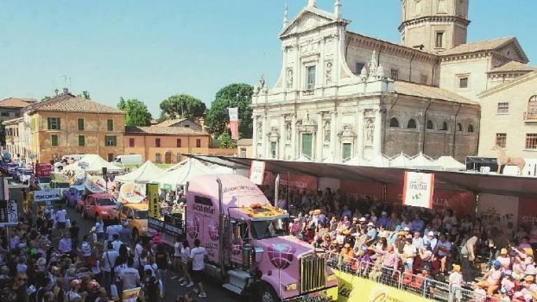 Ravenna, la città si prepara alla tappa del Giro d'Italia