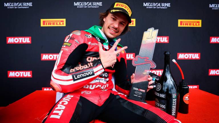 Nicolò Bulega ha firmato subito una tripletta ed è in fuga in classifica