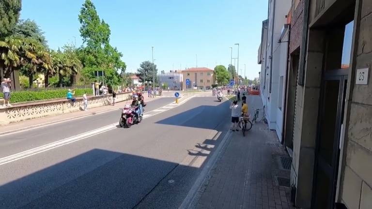 Ciclismo, il passaggio del Giro d'Italia a Imola VIDEO GALLERY