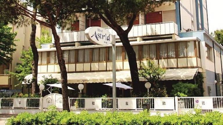 «Mi hanno annullato la prenotazione perchè vegetariana», turista critica sui social hotel di Cervia