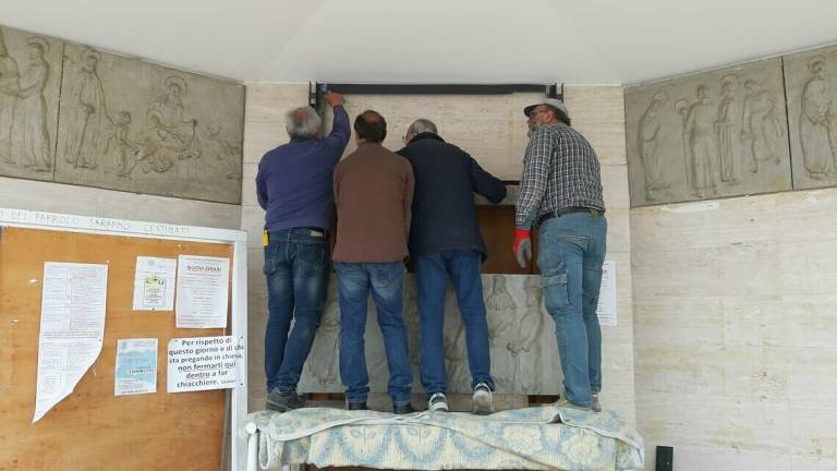 Cesena: dopo 60 anni il bassorilievo torna in chiesa a Villachiaviche