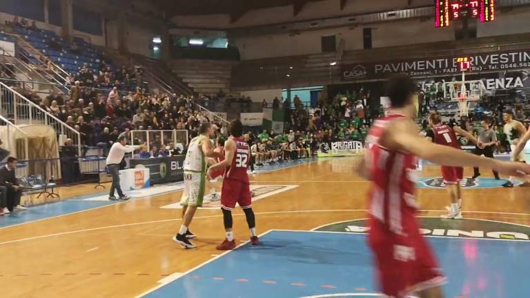 Basket B, Faenza supera l'Andrea Costa, Virtus di prepotenza, ko Tigers VIDEO