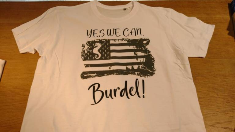 Calcio C, maglietta speciale per i presidenti Usa del Cesena: Yes we can, burdel!