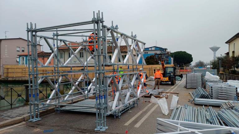 La struttura per realizzare il ponte “utenze” provvisorio