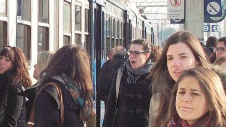 Treni soppressi e orari cambiati, nel Ravennate l'ira di studenti e pendolari