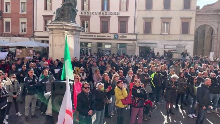 Rimini, i no green pass manifestano in Piazza Cavour