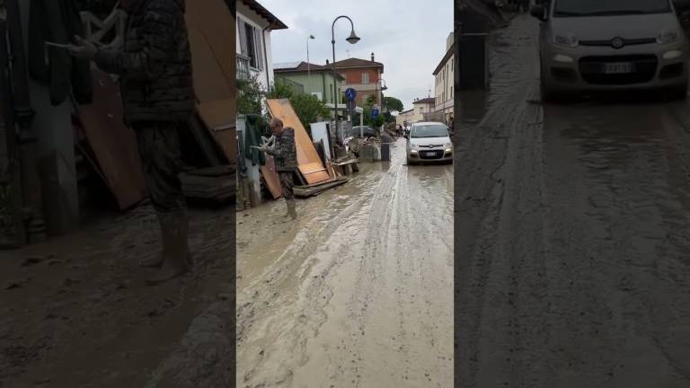Sant'Agata sul Santerno è un paese in lotta contro il fango VIDEO