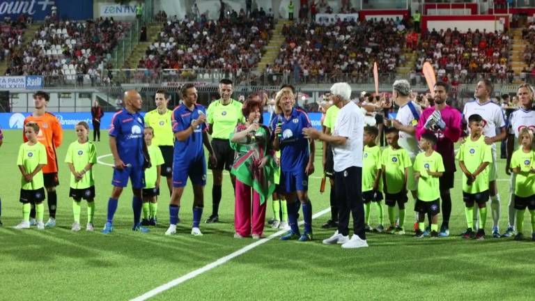 Rimini. La vera star della Partita del Cuore per la Romagna è Orietta Berti