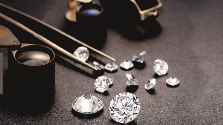Truffa dei diamanti: «Svaniti 400mila euro a trenta ravennati»