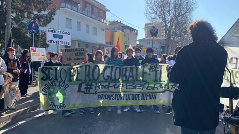 Rimini, manifestazione per il clima del gruppo Fridays for future