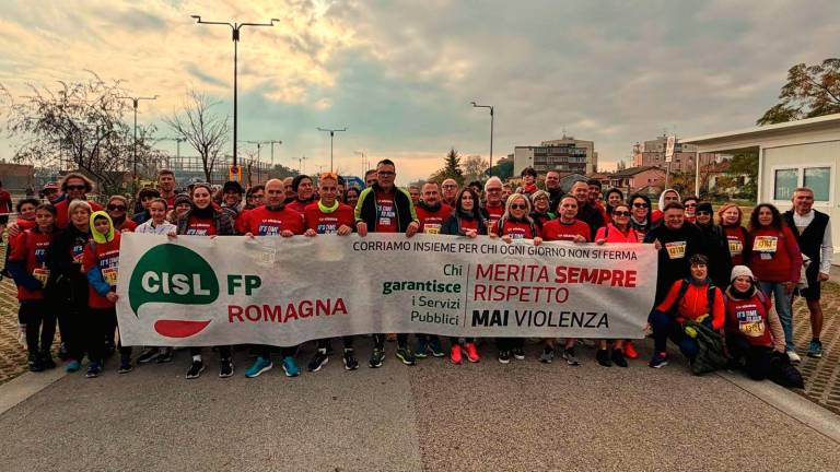 “Basta violenza contro i lavoratori dei servizi pubblici”. Oltre 100 delegate e delegati Cisl alla Maratona di Ravenna