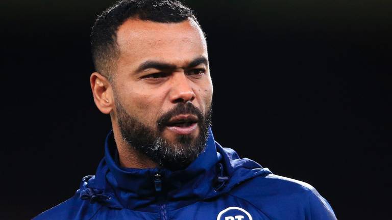 Il Cesena ha scelto: sarà Ashley Cole il nuovo allenatore. Fusco contrario: vivrà da separato in casa