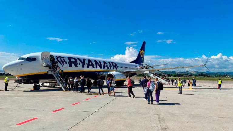 Voli Ryanair da Forlì e Rimini, promozione da 29,99 euro: “Da Cagliari a Manchester, ecco le destinazioni”