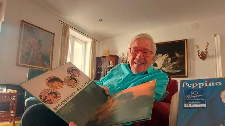 Addio a Peppino di Capri, la voce di “Champagne”, il brano legato nell’immaginario collettivo alla Riviera