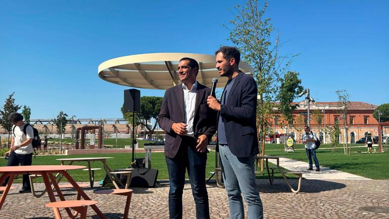 Il presidente della Regione Michele De Pascale e il sindaco Enzo Lattuca all’inaugurazione (foto Zanotti)