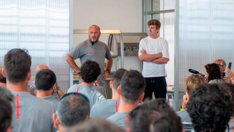 Max Sirena insieme al campione neozelandese Peter Burling che dopo tre vittorie con Team New Zealand sarà al lavoro con gli italiani